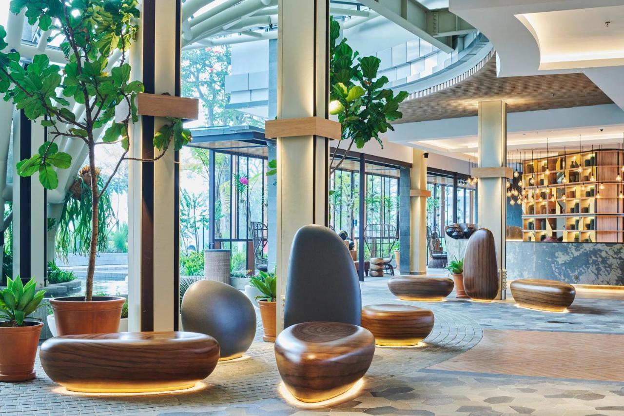 Hotel The Botanica Sanctuary Puncak Exterior foto The lobby of the hotel