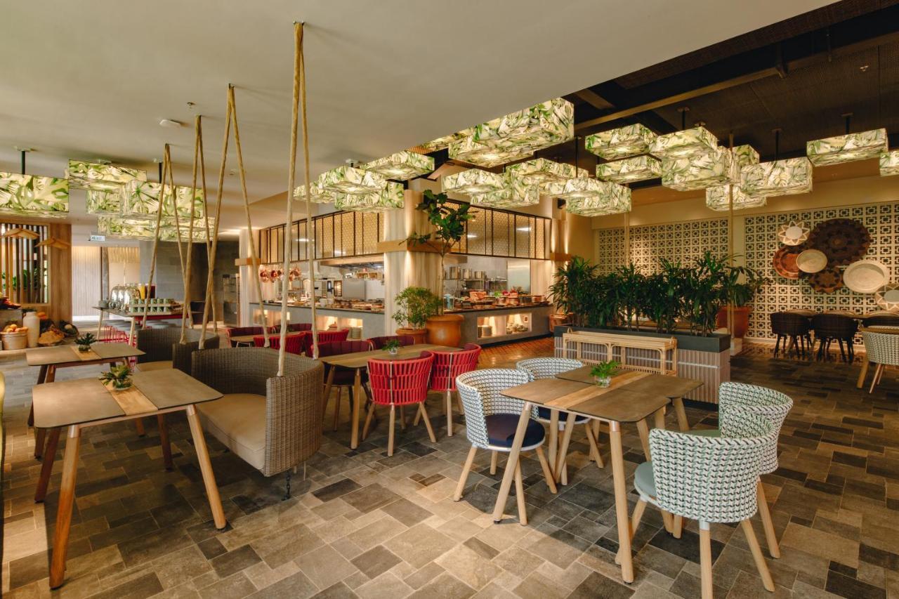 Hotel The Botanica Sanctuary Puncak Exterior foto The interior of the restaurant