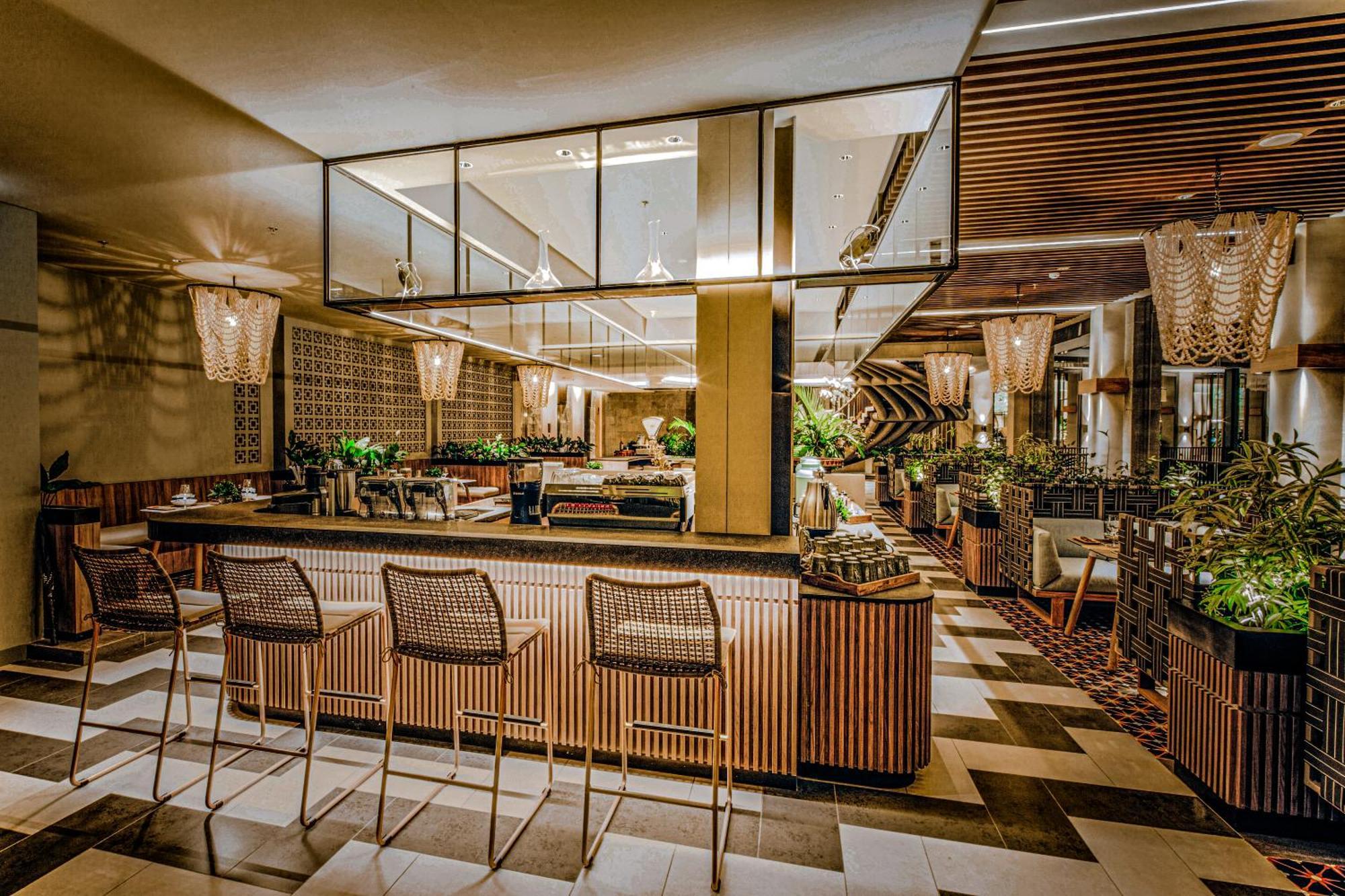 Hotel The Botanica Sanctuary Puncak Exterior foto The interior of the restaurant